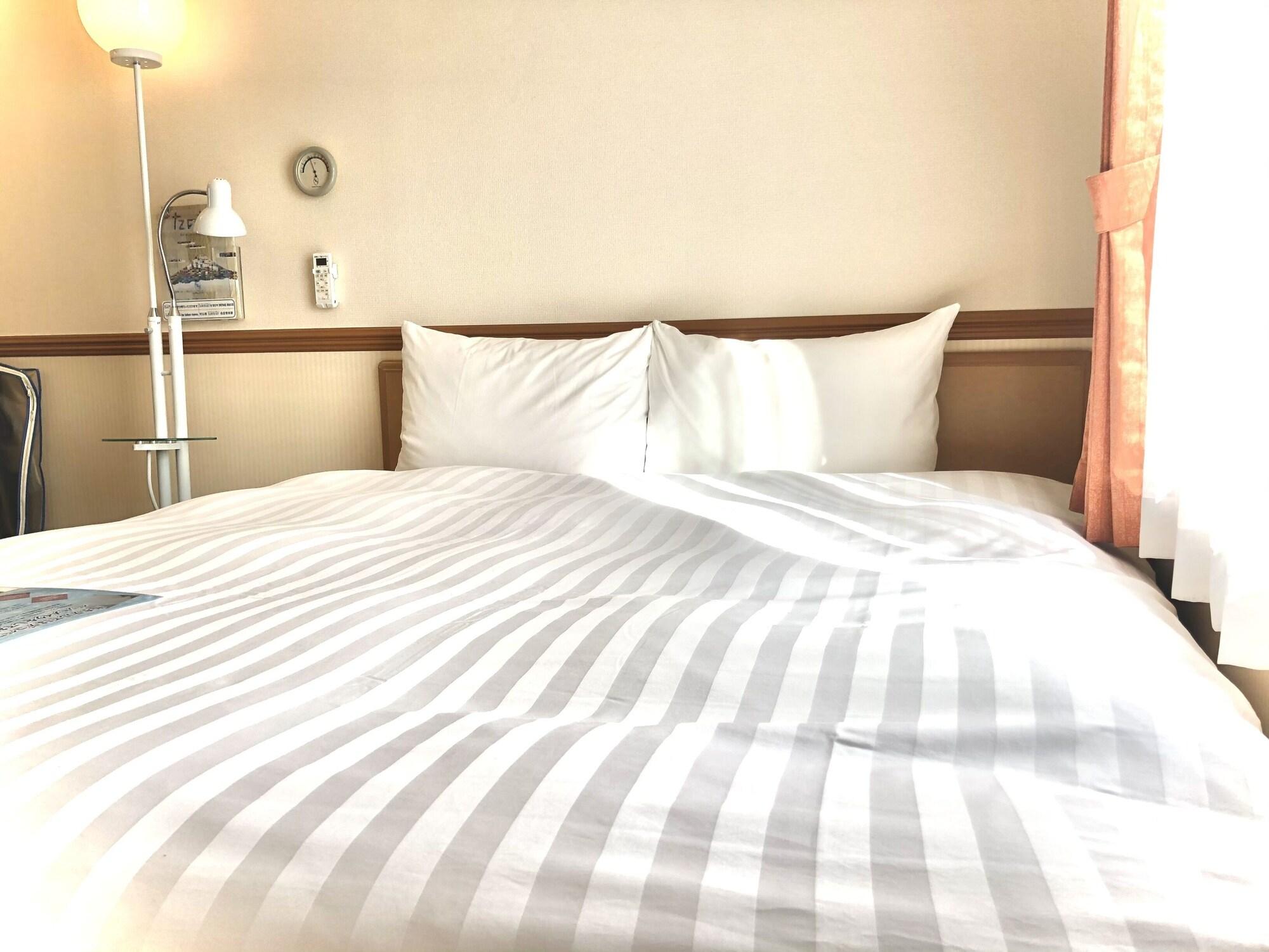 Toyoko Inn Osaka Sakai-Higashi-Eki Сакаи Экстерьер фото