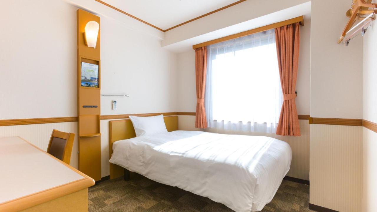 Toyoko Inn Osaka Sakai-Higashi-Eki Сакаи Экстерьер фото