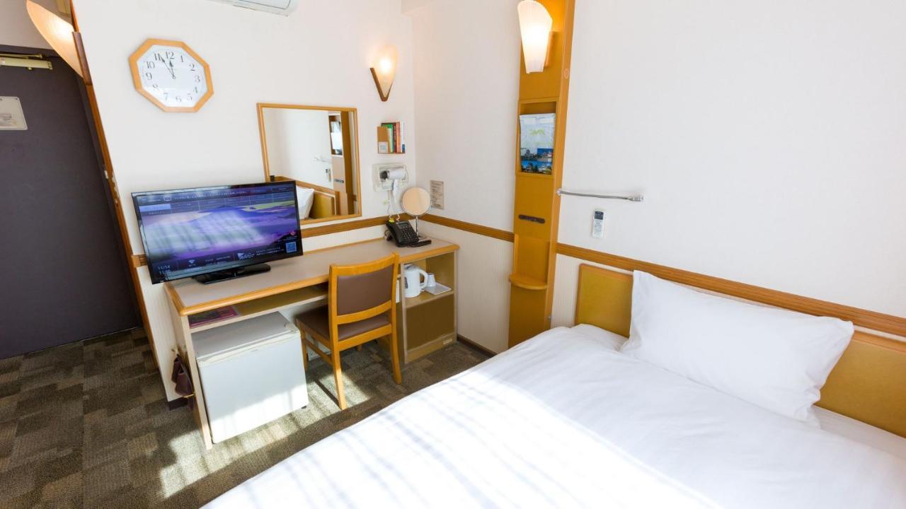 Toyoko Inn Osaka Sakai-Higashi-Eki Сакаи Экстерьер фото